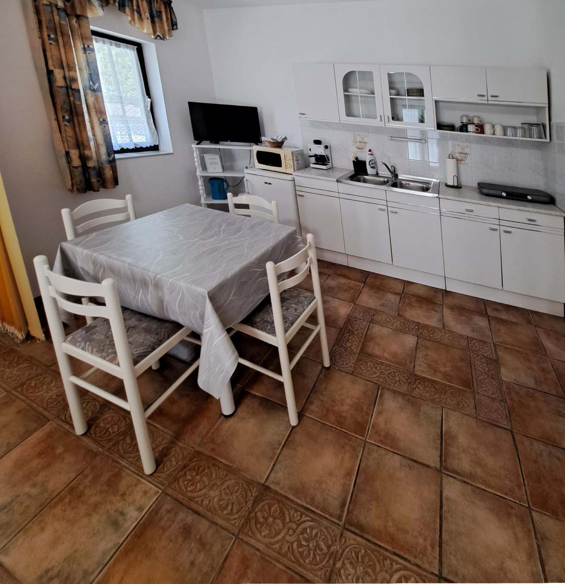 Istvan Apartmanok 凯斯特海伊 外观 照片