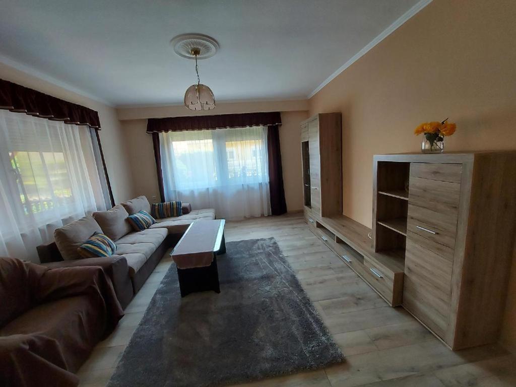 Istvan Apartmanok 凯斯特海伊 外观 照片