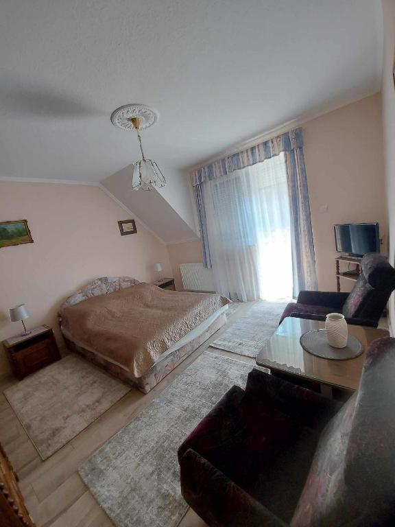 Istvan Apartmanok 凯斯特海伊 外观 照片