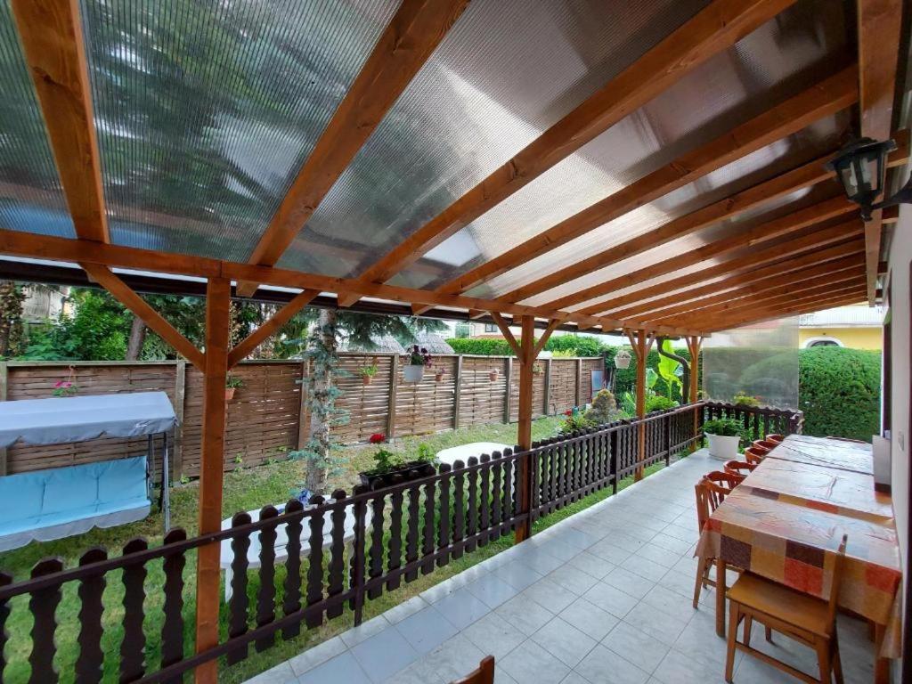 Istvan Apartmanok 凯斯特海伊 外观 照片